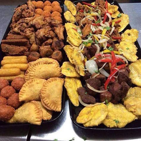 An Overview of Haitian Fritaille (Fritay) - Stapha Arabella Haitian Recipes, Food Near Me, Different Types Of Food, Haitian Food, Dominican Food, Haitian Food Recipes, Puerto Rican Food, Rican Food, Caribbean Food