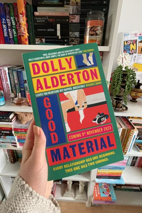 Books For College Students, The Smell Of Books, Dolly Alderton, Santa Board, Smell Of Books, Bookstore Aesthetic, Literature Classics, Contemporary Novels, Book Mood