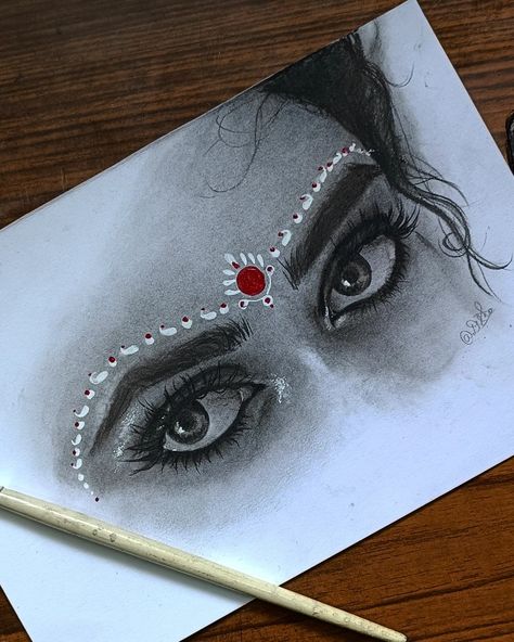 Traditional Indian look with charcoal Sketch With Charcoal Pencil, Sketch Of Indian Women, Indian Sketch Art, Traditional Drawing Indian Sketch, Indian Pencil Sketches, Drawing On Brown Paper Simple, Indian Aesthetic Sketch, Traditional Sketches Indian, Indian Eyes Drawing