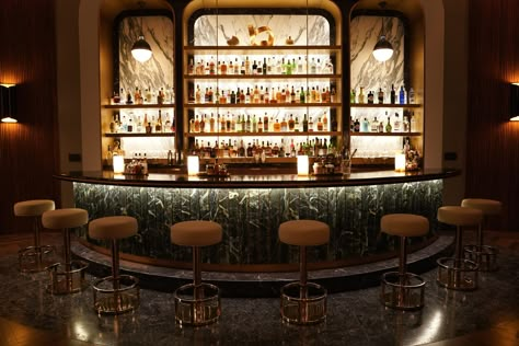 Hotel Bar Design, Back Bar Design, Bar Aesthetic, Industrial Style Home, Italian Bar, Classic Hotel, Bar Unit, Marble Bar, Art Deco Bar