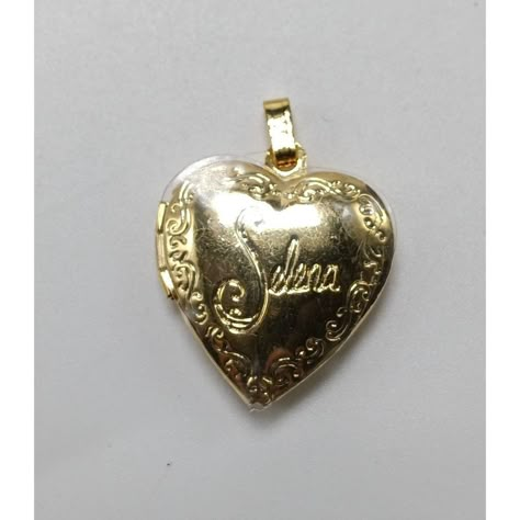 This Original Vintage Locket Of Selena Quintanilla Was A Factory Find From Rhode Island. It Has Minor Signs Of Any Wear And Includes Her Photo Selena Shirt, Vintage Rap Tees, Mama Bear Necklace, Vintage Gold Bracelet, Heart Shaped Locket, Pearl Lariat Necklace, Vintage Locket, Selena Quintanilla Perez, Vintage Lockets