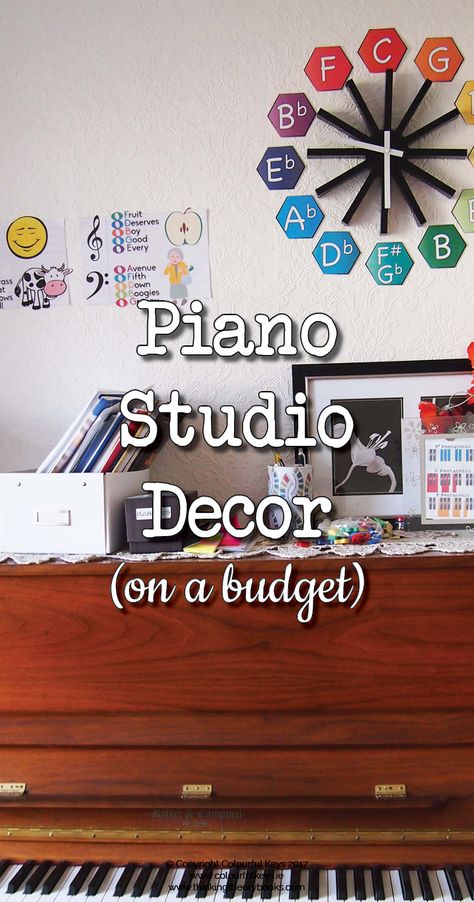 Piano Studio Room, Piano Corner, Group Piano Lessons, Studio Decor Ideas, Piano Pedagogy, Music Studio Decor, Room Decor Music, Keyboard Lessons, Dual Occupancy