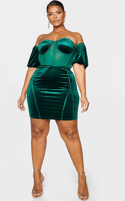 Plus-Size Green Dresses Shopping Guide | Holiday Dresses Leslie Sidora, Bardot Bodycon Dress, Emerald Green Velvet, Velvet Corset, Plus Size Party Dresses, Dress Doll, Curvy Model, Plus Size Models, Curvy Girl Outfits