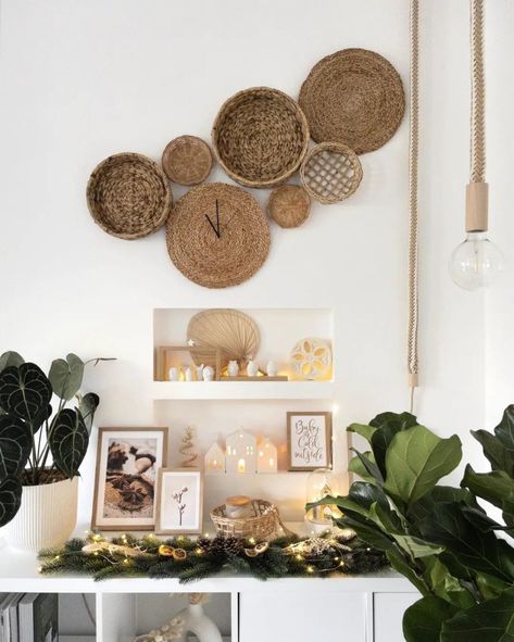 One creative and unique idea for home decor is a DIY woven basket wall clock. This project combines the functionality of a clock with the natural beauty of woven baskets, adding a touch of bohemian charm to your home. By repurposing old baskets or purchasing new ones, you can create a personalized and eye-catching piece that will surely be a conversation starter. DIY woven basket wall clock from @stefyplants Basket Wall With Clock, Clock Decoration Ideas, Wall Decor With Clock, Wall With Clock, Diy Woven Basket, Woven Basket Wall, Idea For Home, Old Baskets, Basket Wall