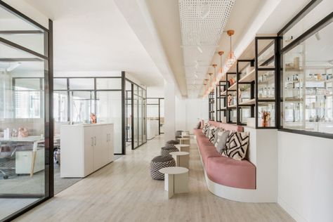 Oh My Cream Offices – Paris White Office Space, Off White Store, Paris Office, Glass Partition, Office Snapshots, Retail Design Blog, Elegant Furniture, Corporate Office, Custom Kitchen