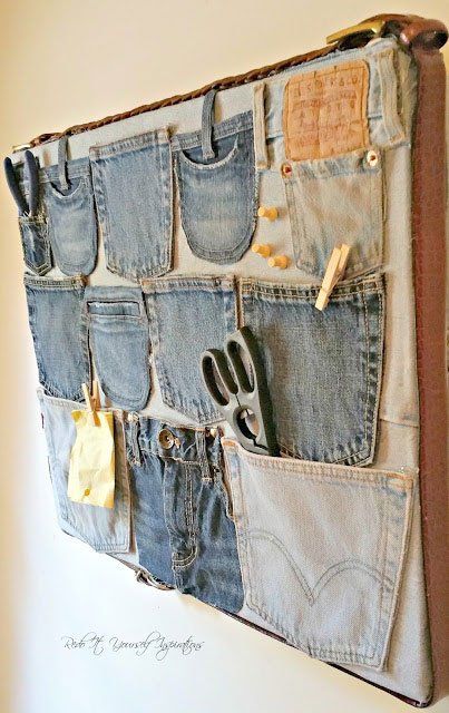 Wall Organizer Diy, Denim Wall, Återvinna Jeans, Artisanats Denim, Diy Sy, Repurposed Denim, Blue Jeans Crafts, Wall Organizer, Upcycling Ideas