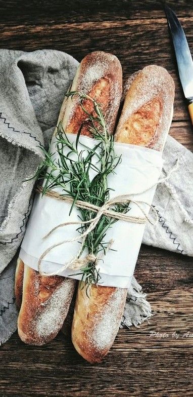 Rustic Food Packaging, Bread Photography Styling, Bread Photos, Bakery Photography, Bread Photo, Bread Photography, Rustic Food Photography, Rustic Food, Dark Food Photography