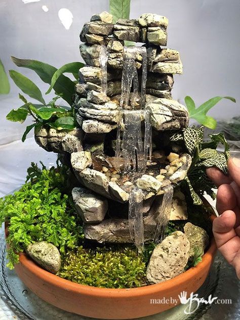 Terrariums Glass Gardens, simple way to bring the outdoors in  #plantdecor #homedecor #minigarden Water Terrarium, Diy Waterfall, Kolam Air, Taman Air, Indoor Water Garden, Diy Water Fountain, Miniature Terrarium, Tabletop Water Fountain, Garden Water Fountains