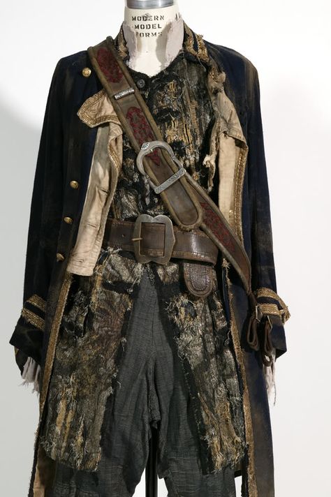 Pirate costuming  James Norrington (potc 2)   scruffy but still dignified Pirate Costume Ideas, Victorian Pirate, Pirate Garb, Pirate Cosplay, Pirate Costumes, Pirate Stuff, Steampunk Pirate, Pirates Life For Me, Pirate Outfit