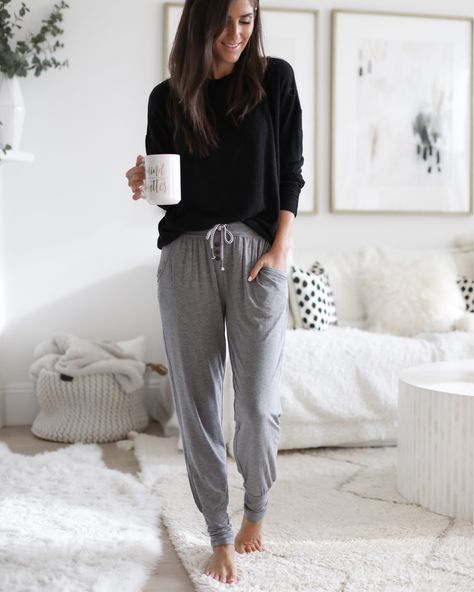 Stylin By Aylin, Leisure Wear Women, Lounge Wear Stylish, Lounge Outfits, Homewear Fashion, Grey Long Sleeve Shirt, Cute Spring Outfits, Lazy Day Outfits, Comfy Clothes