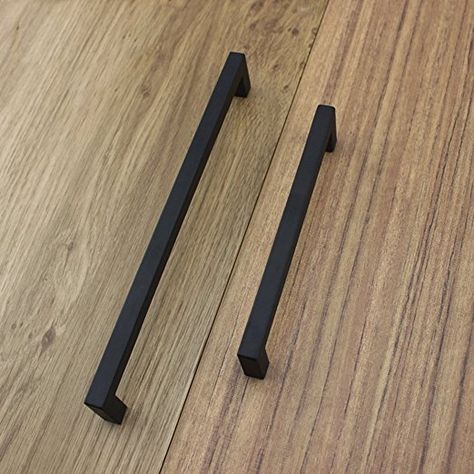 . Long Black Kitchen Handles, Black Handle Kitchen Cabinets, Kitchen Cabinet Pulls Black, Black Pulls Kitchen, Cupboard Handle Design, Black Kitchen Pulls, Black Cupboard Handles, Kitchen Cabinet Handles Black, Gold Drawer Pulls Kitchen