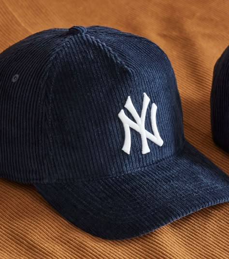 Baseball Cap Aesthetic, Casquette Von Dutch, Cap Aesthetic, Ny Cap, Cowboy Denim, Hats Style, Ny Outfits, Hat Aesthetic, Cap Outfit