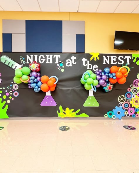 Audubon’s Science Night! Such a fun event for students and their family! S.T.E.A.M Science 🧪 Technology 💻 Engineering 🏗️ Art 🎨 Math 🧮… | Instagram Science Night Decorations, Stem Night Themes, Science Fair Decoration, Stem Rockets, Science Balloons, Steam Night, Stem Night, Science Themed Party, Mad Science Party