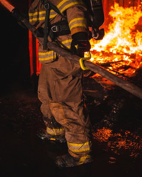 Firefighter Aesthetic, Firefighter Mask, Becoming A Firefighter, Firefighter Tools, Fire Life, Dream Jobs, Fire Rescue, Fire Dept, On Air