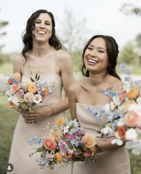 Secret Garden Wedding Dress, Colorful Bridesmaid Bouquet, Bright Wedding Theme, Whimsical Floral Arrangements, Florist Inspiration, Bold Wedding Colors, Colorful Wedding Decor, Wildflower Bridal Bouquets, Wedding Floral Arch