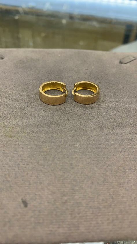 Gold Bali, Earrings Bali, Gold Earrings Models, Bali Earrings, Cotton Saree Designs, Golden Earrings, Mens Gold Bracelets, Gold Designs, Business Style