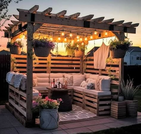 Pallet Gazebo Ideas, Design Patio Ideas, Garden Ideas Patio, Patio Garden Ideas, Mudroom Decor, Backyard Oasis Ideas, Backyard Diy Projects, Backyard Retreat, Ideas Patio