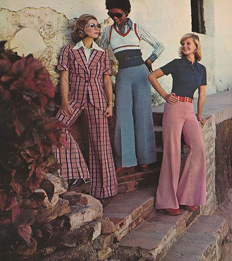 Joyce Walker, Decades Fashion, Harry Clarke, Fashion Decades, Mode Hippie, 60s 70s Fashion, 70s Women, 60s And 70s Fashion, 70s Aesthetic