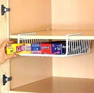 Hanging Basket Diy, Kitchen Wrap Organizer, Diy Travel Trailer, Under Shelf Storage, Organiser Cucina, Kitchen Wrap, Room Storage Diy, Basket Diy, Camper Storage