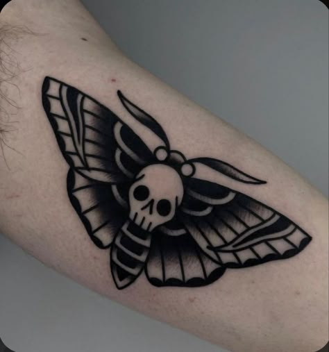 Traditional tattoo School Tattoo Ideas, Traditional Moth Tattoo, Sprained Wrist, Traditional Butterfly Tattoo, Moth Tattoo Design, Traditional Black Tattoo, Traditional Tattoo Old School, Traditional Tattoo Inspiration, Insect Tattoo