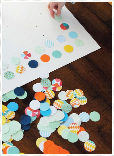 mer mag: DIY circle punch art Art Auction Ideas, School Auction, Auction Projects, Simple Wall Art, Auction Ideas, Paint Chip, Circle Punch, Make Paper, Circle Art