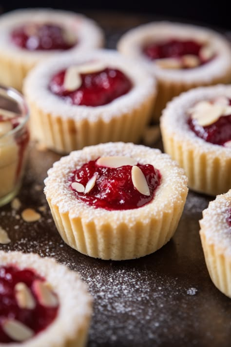 Homemade Lemon Pound Cake, Almond Tarts, Almond Tart Recipe, Mini Tart Recipes, Raspberry Almond, Tart Dessert, Dessert Bites, Mini Tart, Bite Size Desserts