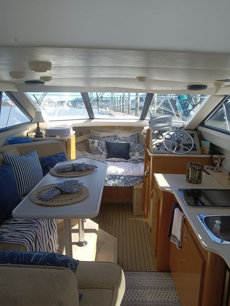 Our cozy Bayliner.... Small Yacht Aesthetic, Boat Interior Aesthetic, Cozy Boat Interior, Bayliner Boats Interior, Sailboat Living Aesthetic, House Boat Decor, Living In A Boat, Boat House Aesthetic, Living On A Boat Aesthetic