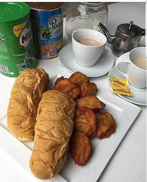 Nigerian Breakfast, Breakfast Pictures, African Food Recipes, Modern Recipes, Wholesome Living, Cocoa Drink, Fruit Ideas, Nigerian Recipes, African Dishes