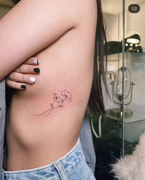 Rib Flowers Tattoo, Fine Line Flower Tattoo Placement, Dainty Rib Tattoos For Women, Feminine Rib Tattoos, Rib Tats, Flower Rib Tattoo, Girl Rib Tattoos, Flower Tattoo On Ribs, Small Rib Tattoos