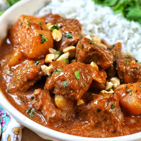 Slow Cooker Beef Massaman Curry Beef Massaman Curry Slow Cooker, Slow Cooker Massaman Curry Beef, Massaman Beef Curry, Massaman Curry Slow Cooker, Beef Curry Slow Cooker, Slow Cooker Beef Curry, Beef Massaman, Beef Massaman Curry, Slow Cooker Curry