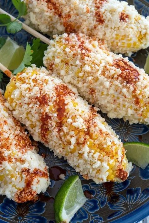 Authentic Elote Recipe, Easy Elote, Corn Elote Recipe, Mexican Corn On The Cob, Mexican Corn Recipes, Tartiflette Recipe, Elote Recipe, Elote Corn, Mexican Street Food