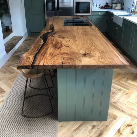 Wood Top Kitchen Island Rustic, Natural Wood Countertops, Solid Wood Kitchen Worktops, Rustic Kitchen Island Ideas, Dapur Rustic, Luxury Kitchen Island, Wood Countertops Kitchen, Timber Kitchen, Wood Worktop