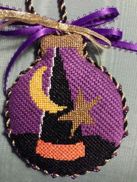 Halloween Needlepoint, Cross Stitch Games, Stitch Games, Cross Stitch Finishing Ideas, Witch Hat Halloween, Cross Stitch Halloween, Needlepoint Ideas, Stitch Halloween, Needlepoint Ornaments