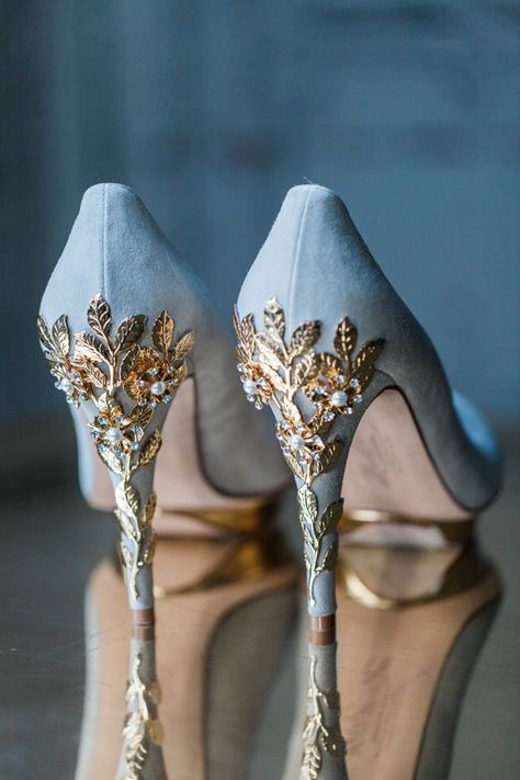 Light blue Wedding Shoes with gold details | Luxury bridal heels | Bridal accessories - Amanda Karen Photography Light Blue Wedding Shoes, Royal Vibes, Gaun Abad Pertengahan, Light Blue Wedding, Blue Wedding Shoes, Photography Jobs, Romance Wedding, Cinderella Wedding, Time Photography