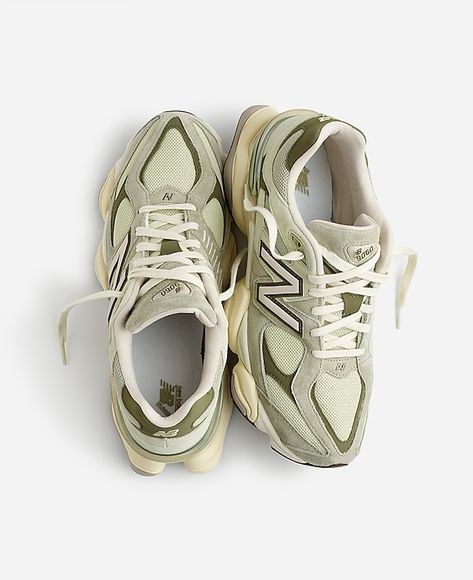 Trendy Shoes Sneakers, Olive Green Pants, Holiday Wishlist, Dad Sneakers, Balance Sneakers, New Balance Sneakers, Shoe Inspo, Swag Shoes, Trendy Shoes