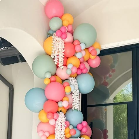 16 Birthday Balloons, Colorful Birthday Decorations, Colorful Balloon Arch, Balloons Galore, Balloon Business, Grad Party Decorations, Beautiful Sunday, Birthday Dinner Party, 2nd Birthday Party Themes