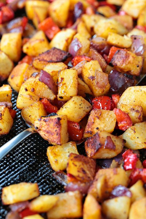 Oven Breakfast Potatoes, Brunch Potatoes, Fried Breakfast Potatoes, Bite Size Breakfast, Baked Red Potatoes, Roasted Breakfast Potatoes, Crispy Breakfast Potatoes, Brunch Sides, Potato Breakfast Recipes