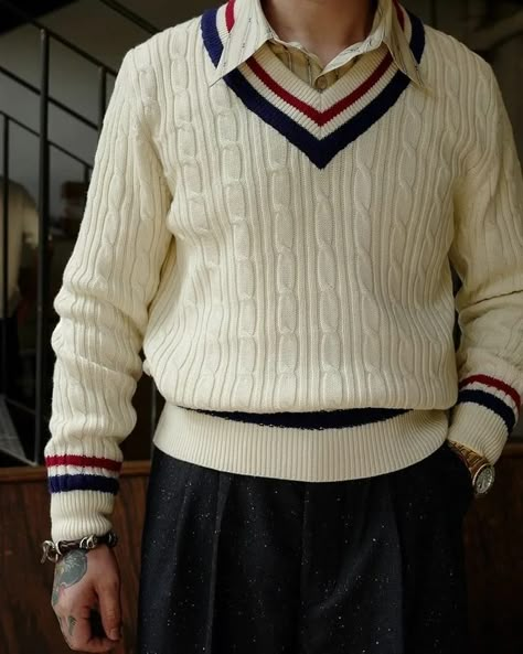 Jumper Outfit Men, 60s Mens Fashion, Cable Knit Sweater Outfit, Cricket Sweater, Sweater Outfits Men, Tennis Sweater, Dapper Outfit, Knit Sweater Outfit, Masc Outfits