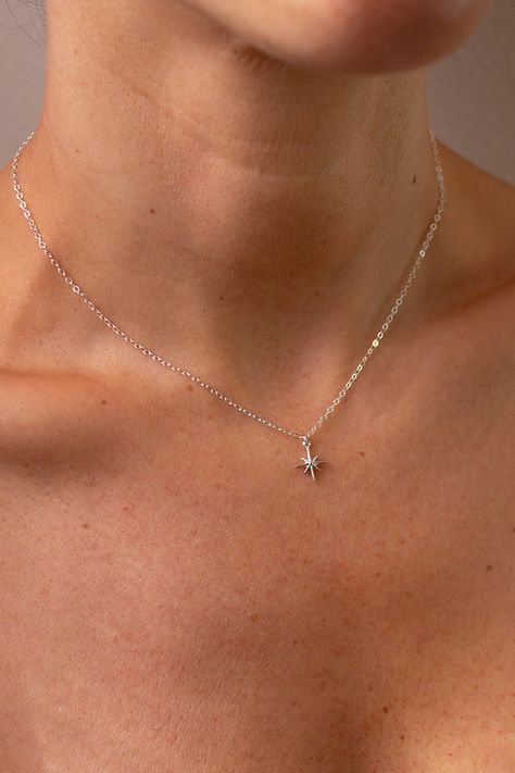 Necklaces Elizabeth Jewelry, Diy Armband, Pretty Jewelry Necklaces, Prom Jewelry, Twinkle Star, Sparkling Diamond, Classy Jewelry, Minimal Jewelry, Jewelry Lookbook