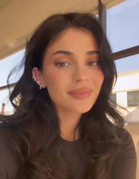 Kylie Jenner Jewelry, Kylie Jenner Ear Piercings, Kylie Jenner Hairstyle, Kylie Jenner Piercings, King Kylie Jenner, Kylie Jenner Hair, Kylie Jenner Lipstick, Kim K Style, Kristen Jenner