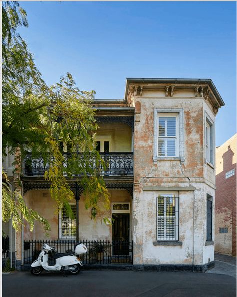 Melbourne Victorian House, Black Painted House Exterior, Nz Homes, Small House Remodel, City Cottage, North Melbourne, Australia Vacation, Compact House, Building Company