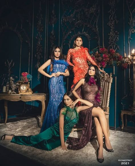 Crazy Rich Asians Party Theme, Rich Asian Outfit, Crazy Rich Asians Outfits Ideas, Rich Asian Wedding, Crazy Rich Asians Theme, Rich Asians Outfits, Crazy Rich Asians Fashion, 18th Photoshoot Ideas, Crazy Rich Asians Outfits