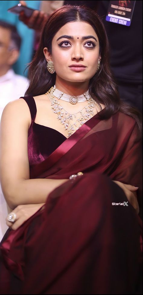 Rashmika Mandana Saree Pics, Rashmika Mandana Saree, Bridesmaid Saree, Rashmika Mandanna, Beauty Places, Traditional Indian Outfits, Stylish Sarees, Actress Pics, Saree Look