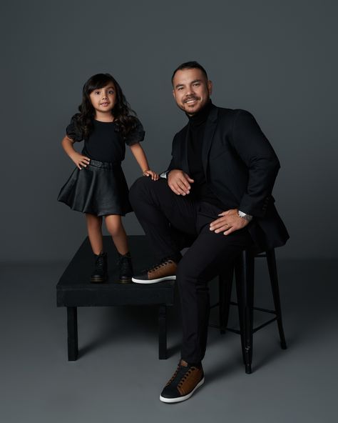 Father and daughter, there's nothing quite like it! 🖤 @alimccoy_ #familyportrait #familyisforever #BDexperience #makememories #Familyphotos Mom Dad Daughter Photoshoot Ideas, Mother Father Daughter Photography, Poses With Father And Daughter, Father And Daughter Photoshoot Studio, Dad And Son Photoshoot, Father And Daughter Photography, Daddy And Me Photo Shoot Father Daughter, Father Daughter Photoshoot, Father 2 Daughters Photoshoot