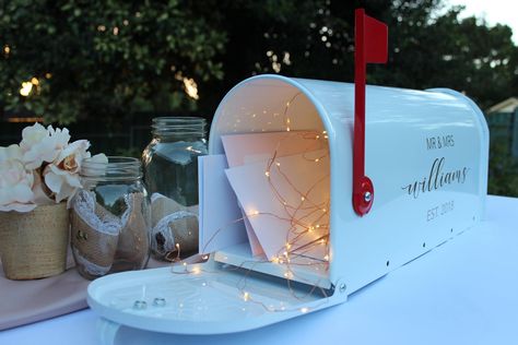 Diy Wishing Wells, Wedding Mailbox, Wishing Well Wedding, 2023 Bride, Box Wedding Card, Money Box Wedding, Letter Boxes, Country Wedding Decorations, Wedding Card Box