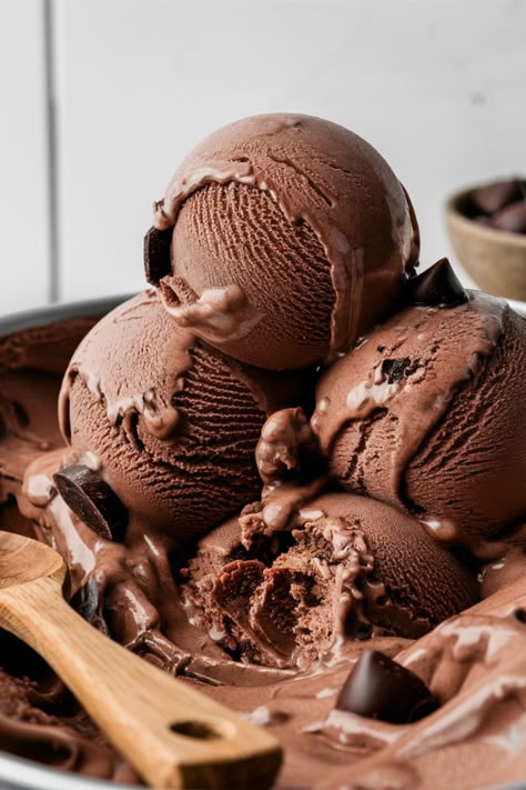 Indulge in the rich and creamy goodness of homemade chocolate ice cream with this no-machine recipe. Satisfy your sweet cravings with this easy-to-follow homemade chocolate ice cream recipe that requires minimal effort. Creating a decadent and velvety smooth chocolate ice cream at home has never been easier! Elevate your dessert game with this luxurious treat that you can enjoy any time of the year. Treat yourself to a scoop of heavenly chocolate delight and experience pure bliss in every bite. Eis Aesthetic, Chocolate Ice Cream Aesthetic, Cupcake Recipes Uk, Chocolate Gelato, Homemade Chocolate Ice Cream, Protein Ice Cream Recipes, Chocolate Aesthetic, Aesthetic Dessert, Chocolate Ice Cream Recipe