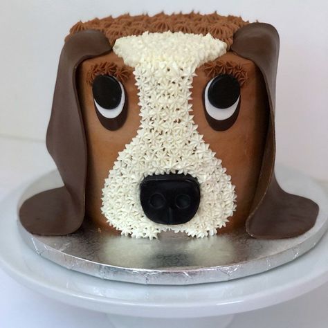 Two Let The Dogs Out Party Cake, Basset Hound Cake, Weiner Dog Cake, Simple Dog Cake Design, Dog Cakes For Kids, Puppy Cakes For Kids, Dog Cake Design Ideas, Tepee Party, Beagle Cake