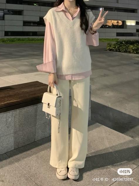 Preppy Japanese Fashion, Light Coloured Outfits, Japanese Office Outfit, Outfit Inspo Korean Style, Cute Teacher Outfits High School, Childish Outfits, Simple Korean Outfits, College Outfits Korean, Dress Pants Outfit