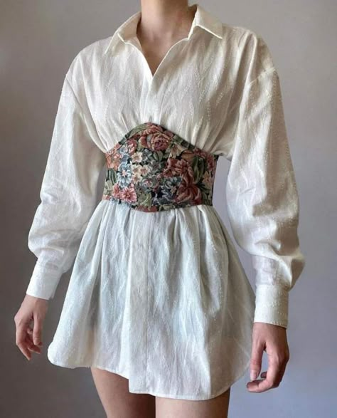 Basic White Shirt, Beautiful Corset, Oversized Shirts, Corset Fashion, Corset Belt, Always You, Love More, Shirtdress, Looks Style