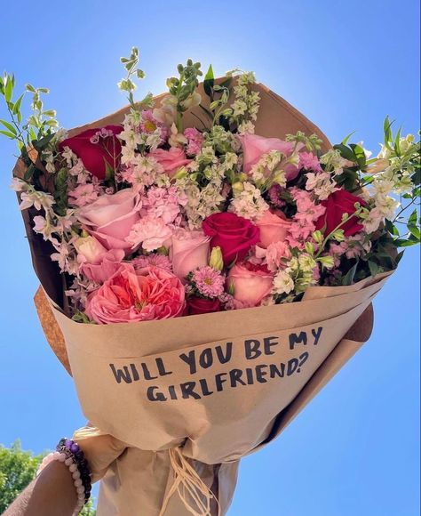 Girlfriend Proposal, Be My Girlfriend, Will You Be My Girlfriend, Boquette Flowers, 사진 촬영 포즈, Nothing But Flowers, Flower Therapy, Me As A Girlfriend, Beautiful Bouquet Of Flowers